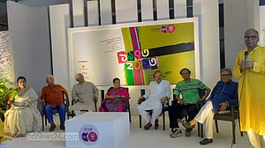 ঢাকা থিয়েটারের সুবর্ণজয়ন্তীতে নবীন-প্রবীণ মিলনমেলা