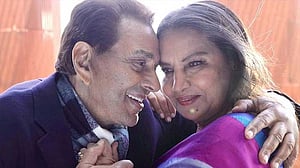 চুম্বন দৃশ্য নিয়ে যা বললেন ধর্মেন্দ্র