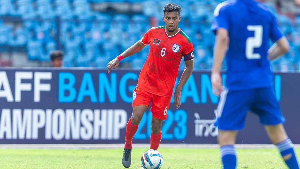 ‘রেফারি শেষ করে দিয়েছে’, জামাল-মোরসালিনদের ক্ষোভ