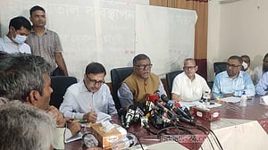 কর্মক্ষেত্রে মানুষ ডেঙ্গুতে ‘বেশি’ আক্রান্ত হচ্ছে: মন্ত্রী