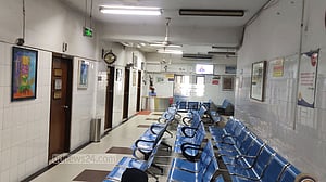 রোগীদের জিম্মি করে দাবি আদায় অন্যায়