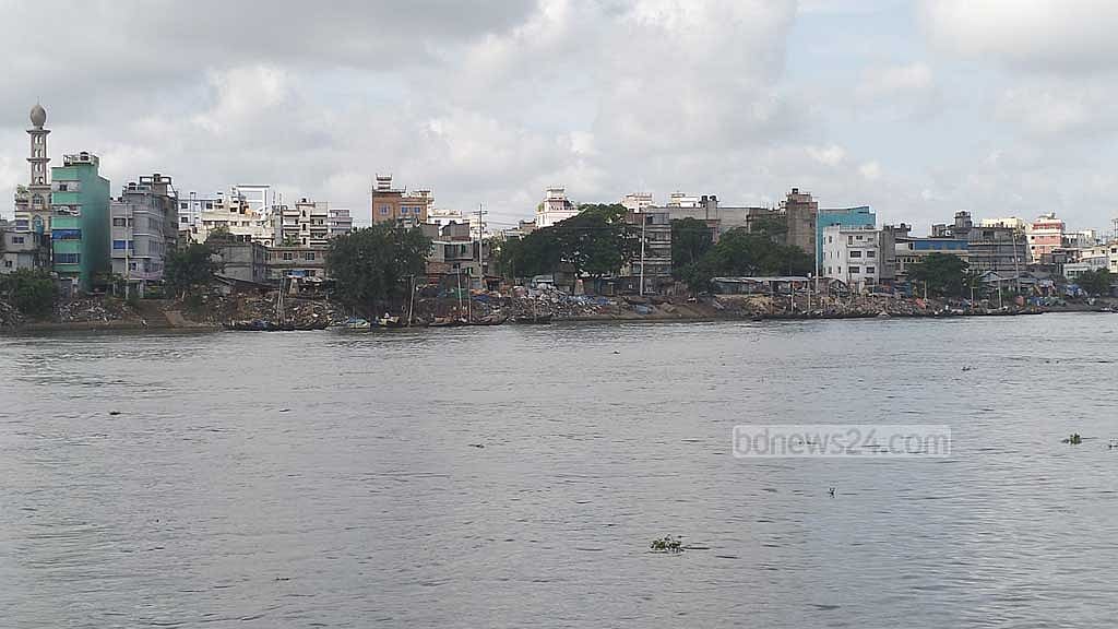সদরঘাটে নেমেই আটক ১২, পুলিশ বলছে ‘সন্দেহজনক’