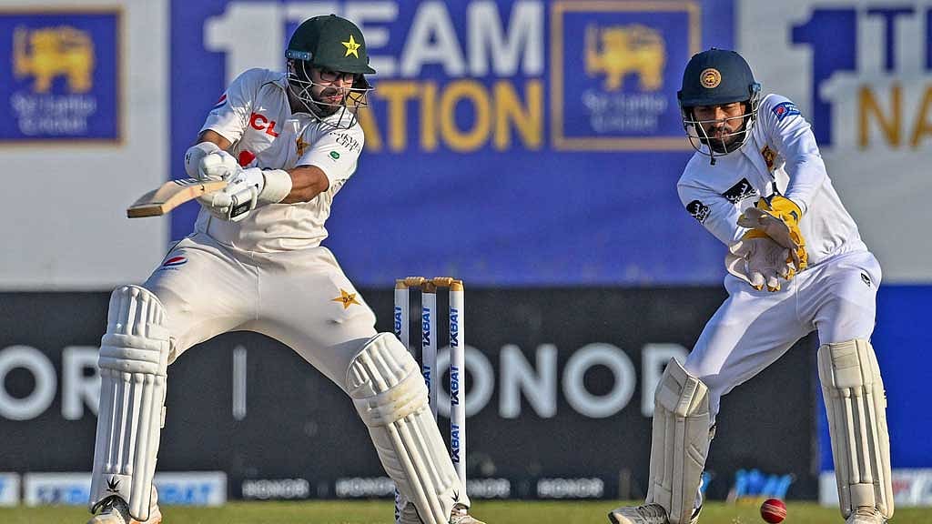 ছোট রান তাড়ায় শঙ্কা কাটিয়ে পাকিস্তানের রেকর্ড গড়া জয়