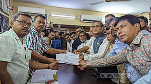 নেত্রকোণা-৪ উপ নির্বাচন: নৌকার প্রার্থী হতে আবেদন নয়জনের