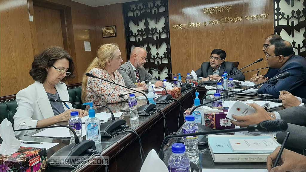 সুষ্ঠু নির্বাচনের জন্য বিদ্যমান আইনি কাঠামোতে ‘সন্তুষ্ট’ ইইউ: আইন সচিব