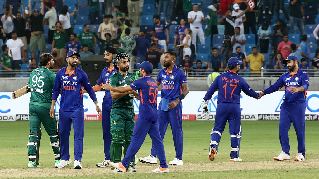 ভারত সফরের ছাড়পত্র চেয়ে পাকিস্তান সরকারকে পিসিবির চিঠি