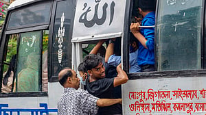 স্বরূপে ফিরছে ঢাকা