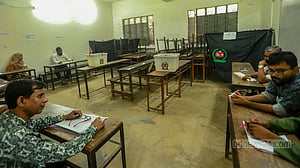 ঢাকা-১৭: ভোট শেষে গণনার প্রস্তুতি