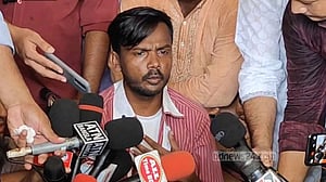 নিরাপত্তা খুঁজে পাচ্ছি না: হিরো আলম