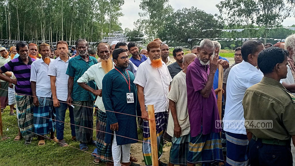 ভোটগ্রহণ চলছে টাঙ্গাইলের ৬ ইউপিতে