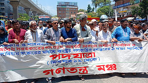 আন্দোলনের চাপে সরকার বেসামাল: মান্না