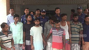 গরু ব্যবসায়ীকে হত্যা করে ১৪ লাখ টাকা লুটের মামলায় নয়জন গ্রেপ্তার