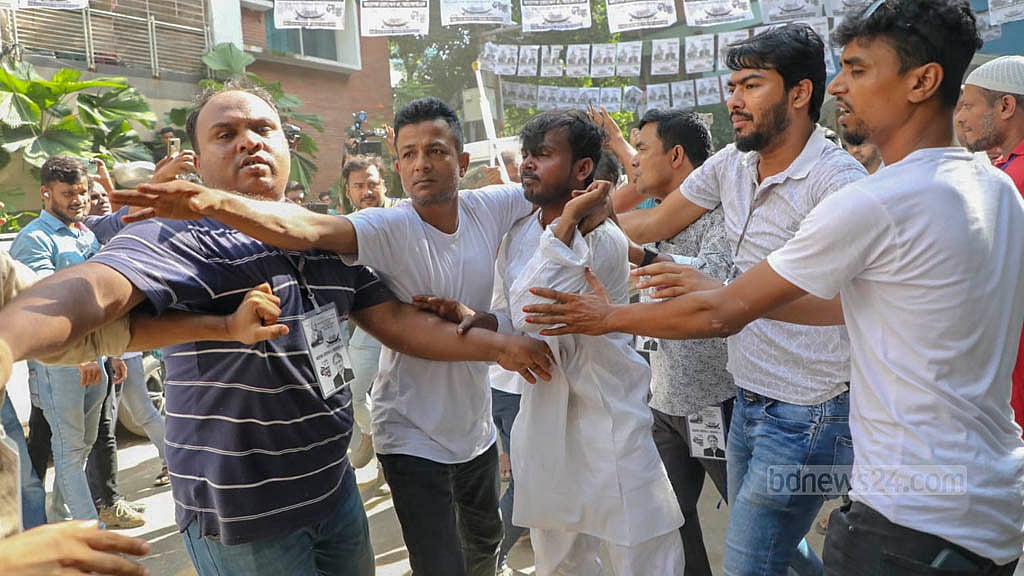 হিরো আলম কেন আন্তর্জাতিক মনোযোগে