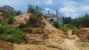 সিলেট নগরীর টিলায় টিলায় আবাসনের থাবা