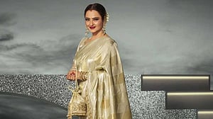 সময় হলে কাজই আমাকে খুঁজে নেবে: রেখা