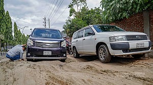 বসছে বিদ্যুতের লাইন, বেহাল হাতিরঝিল