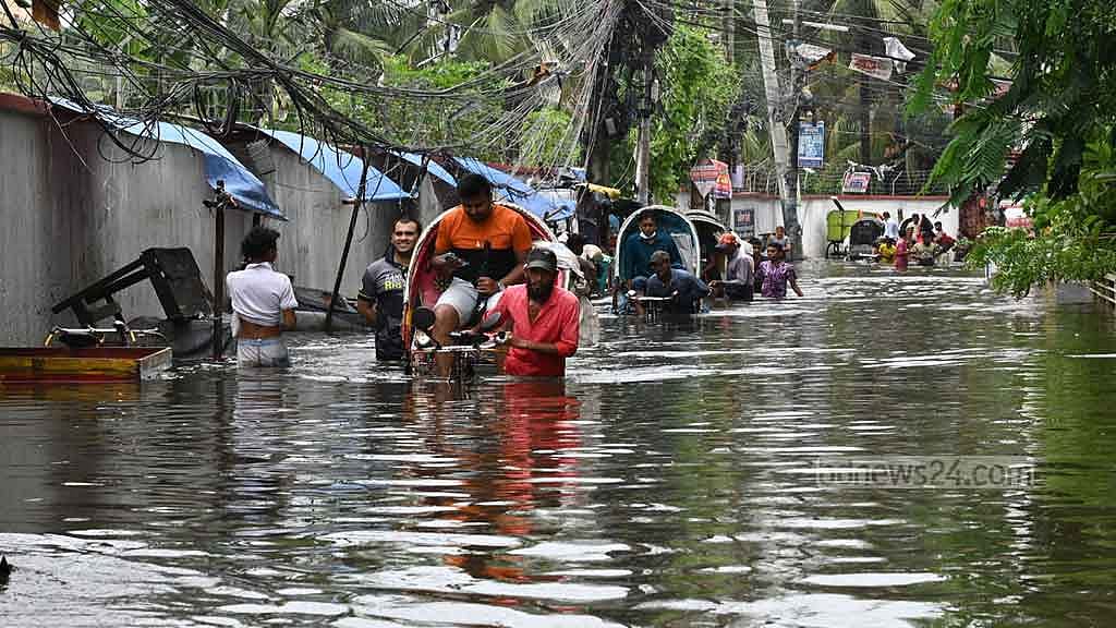 বৃষ্টি-জলাবদ্ধতা: চট্টগ্রাম নগরীর সব শিক্ষা প্রতিষ্ঠান মঙ্গলবার বন্ধ