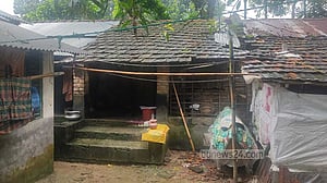 জঙ্গি আস্তানা: গরু বেচে পরিবারসহ বাড়ি ছাড়েন সাতক্ষীরার শরিফুল