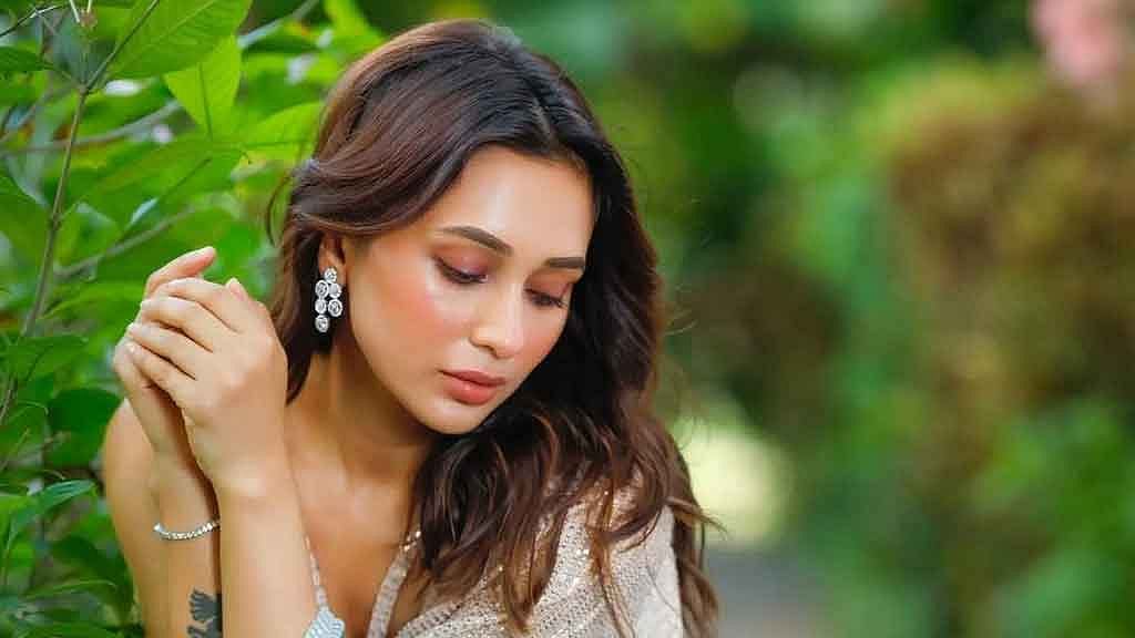 প্রথম ওয়েব সিরিজে মিমির সঙ্গে কে?