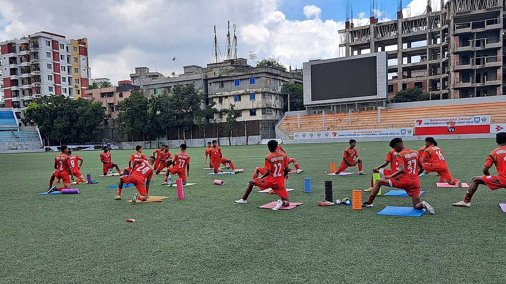 এলিট একাডেমির খেলোয়াড়দের নিলামে তুলবে বাফুফে