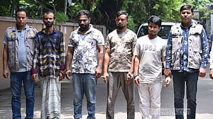 দুদক কর্মকর্তা সেজে প্রতারণা, গ্রেপ্তার ৪