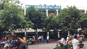 নরসিংদীতে ট্রাক শ্রমিকদের ৩ কোটি টাকা তছরুপের অভিযোগে মামলা