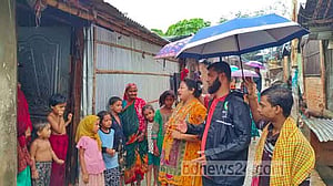 রেকর্ড বর্ষণে জলমগ্ন চট্টগ্রাম, ভূমিধসের শঙ্কা