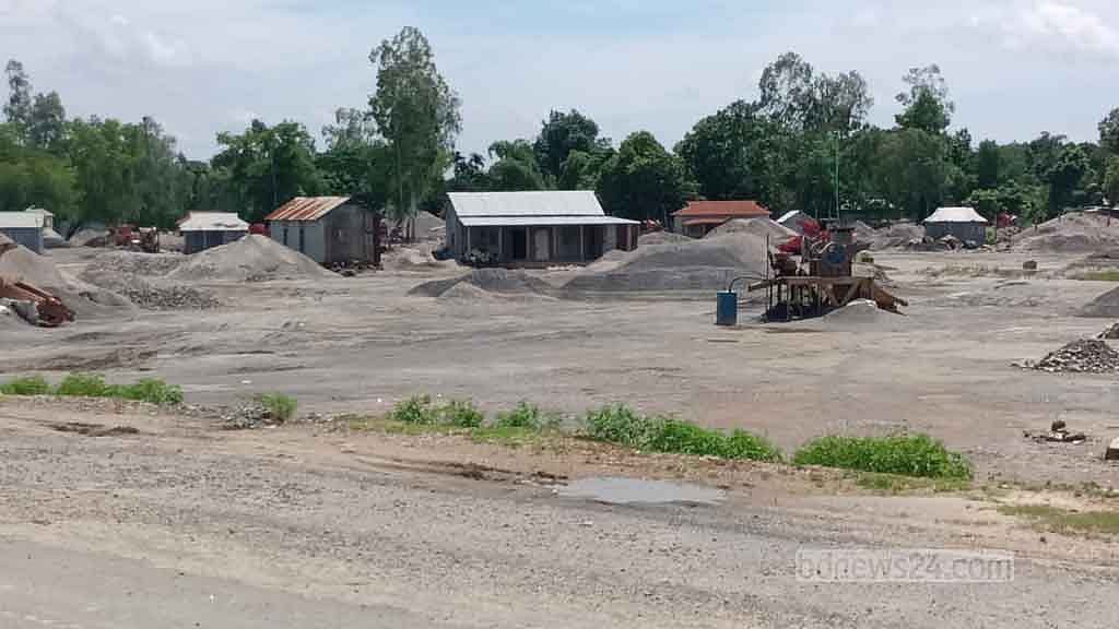নাকুগাঁও স্থলবন্দর বন্ধ দেড় মাস, কর্মহীন ৪ হাজার শ্রমিক