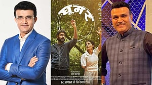 অভিষেকের ‘ঘুমর’ দেখার আহ্বান সৌরভের
