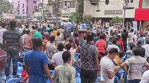 পরশের সামনে মারামারিতে যুবলীগ নেতাকর্মীরা