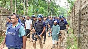 কুলাউড়ায় ‘জঙ্গি আস্তানায়’ অভিযান, আটক ১০