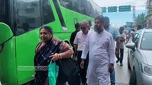 ভোমরা বন্দর দিয়ে বাংলাদেশ-ভারত বাস চলাচল শুরু, যাত্রীদের উচ্ছ্বাস