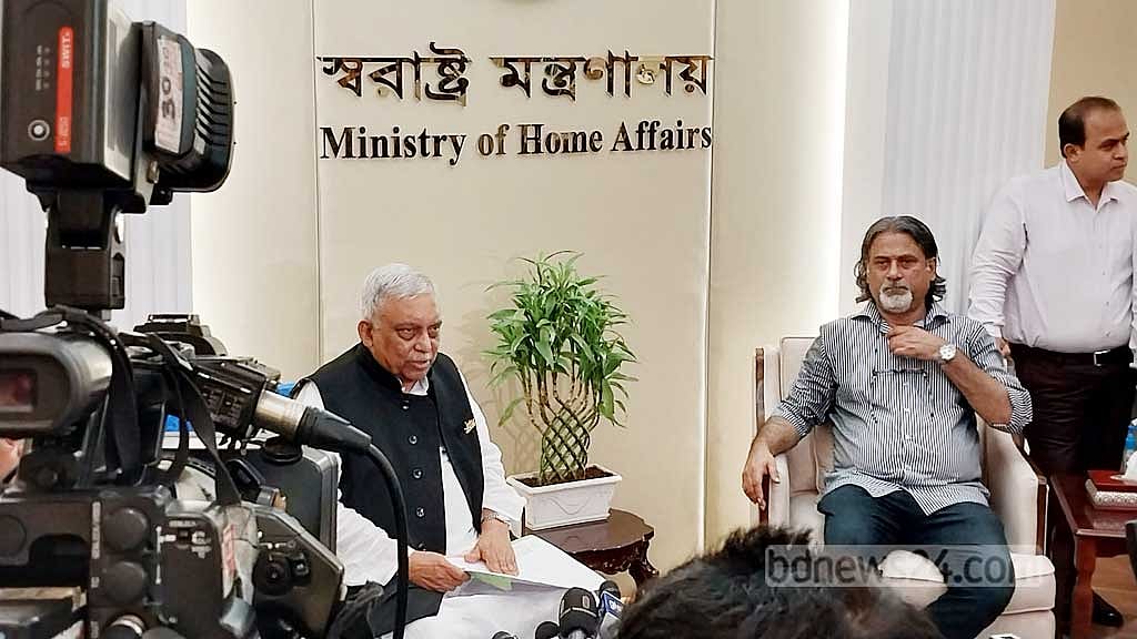 তারেক-জোবায়দাকে দেশে ফেরাতে ‘সবই’ করা হবে: স্বরাষ্ট্রমন্ত্রী