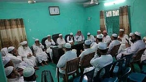 দুই বছর পর হেফাজতের কমিটিতে ফিরলেন রাজনীতিকরা