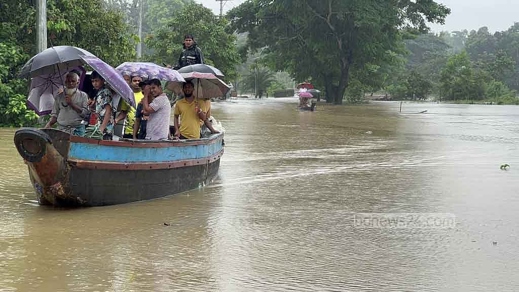 টানা বর্ষণে প্লাবিত খাগড়াছড়ির নিম্নাঞ্চল, লংগদুর সঙ্গে যোগাযোগ বন্ধ
