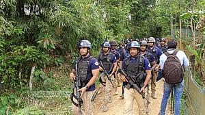 কুলাউড়ার ‘জঙ্গি আস্তানায়’ অভিযান, টান টান উত্তেজনা