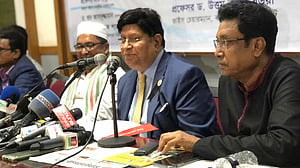 বিদেশিদের ‘ভেল্কিতে অবগাহন’ করবেন না: পররাষ্ট্রমন্ত্রী
