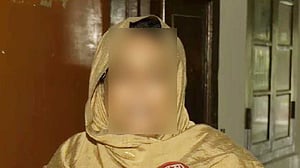 বরিশাল মেডিকেল: ‘র‌্যাগিং’ নিয়ে যা বললেন ছাত্রীর মা