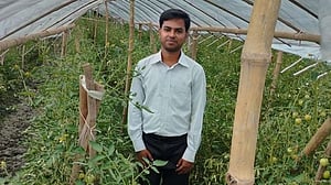সাতক্ষীরায় ঘর থেকে কৃষি কর্মকর্তার ঝুলন্ত মরদেহ উদ্ধার