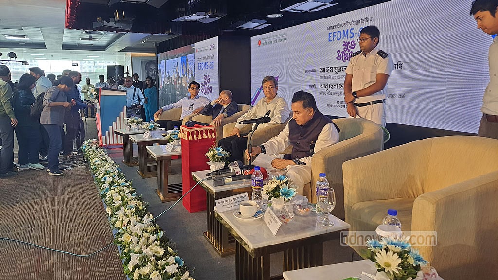 মশার ‘কামড়ের ভয়ে’ বক্তব্য ভুলে গেলেন অর্থমন্ত্রী
