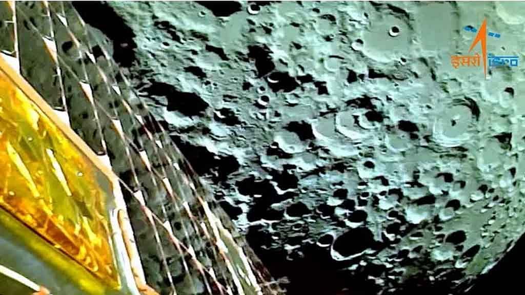 ১৪ দিন পেরিয়ে যাওয়ার পর চাঁদের মাটিতে কী করবে বিক্রম ও প্রজ্ঞান
