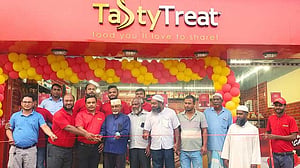 খুলনায় ‘টেস্টি ট্রিট’ এর দুটি বিক্রয়কেন্দ্র