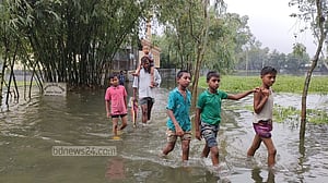তিস্তার বিপৎসীমা ছাড়ানোর মধ্যে ভারি বৃষ্টির পূর্বাভাসে শঙ্কা