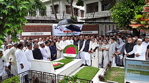 আইভি রহমানের সমাধিতে আওয়ামী লীগের শ্রদ্ধা