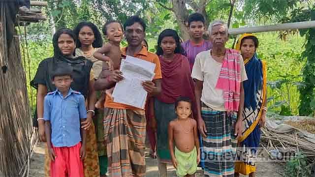জমির যন্ত্রণায় নাজেহাল সমতলের জনজাতি