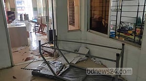 নিরাপত্তার দাবিতে সিলেট ওসমানী মেডিকেলে ইন্টার্ন চিকিৎসকদের কর্মবিরতি