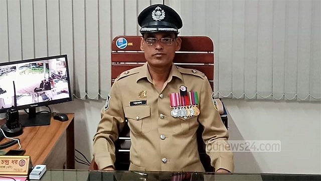 আওয়ামী লীগের জন্য ভোট চাওয়া সেই ওসি পুলিশ লাইন্সে সংযুক্ত