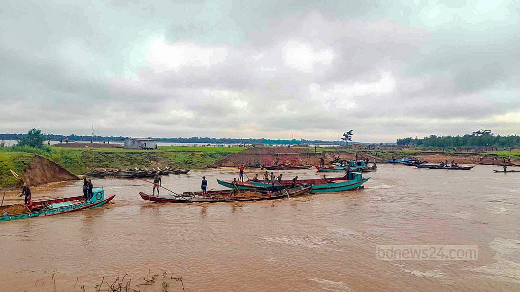 যাদুকাটায় বালু উত্তোলন বন্ধে বেলার নোটিশ