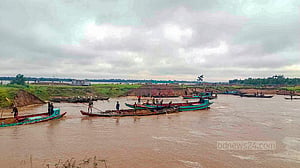 যাদুকাটায় বালু উত্তোলন বন্ধে বেলার নোটিশ