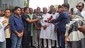 খালেদার স্বাস্থ্য নিয়ে ফখরুল উদ্বিগ্ন, বিদেশ পাঠানোর দাবি